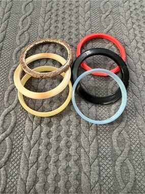 Vintage Mixed Resin Bangle Set - Cream, Brown, Black, Red, Light Blue